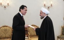 Submitting credential of new ambassador of Mexico