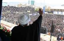 Addressing the large gathering of people in Tabriz