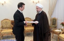 Submitting credential of New Ambassador of Croatia