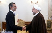 Submitting credential of New Italian Ambassador