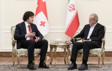 دکتر پزشکیان: تقویت مناسبات با کشورهای همسایه و منطقه اولویت سیاست خارجی ایران و دولت چهاردهم است/ تاکید نخست وزیر گرجستان بر اهمیت گسترش همکاری‌های اقتصادی در راستای تحکیم بیش از پیش روابط سیاسی دو کشور