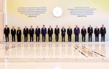 مراسم بزرگداشت مختومقلی فراغی شاعر شهیر ترکمن