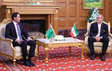 دیدار و گفتگوی دکتر پزشکیان با رئیس جمهور ترکمنستان