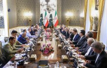 سطح فعلی مناسبات اقتصادی ایران و پاکستان متناسب با ظرفیت‌های عظیم دو کشور و پیوندهای عمیق دو ملت نیست/ تقویت روابط پولی و بانکی می‌تواند زمینه‌ساز جهش اقتصادی در روابط دوجانبه باشد/ شهباز شریف: مبادلات تجاری ایران و پاکستان می‌تواند به سقف 10میلیارد دلار ارتقا یابد