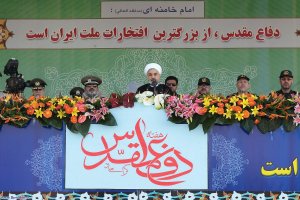سخنان دکتر روحانی در مراسم رژه نیروهای مسلح به مناسبت گرامیداشت هفته دفاع مقدس