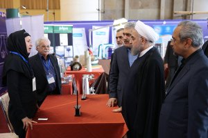بازدید رییس‌جمهوری از نمایشگاه دستاوردهای شرکت‌های دانش‌بنیان اقتصادی 
