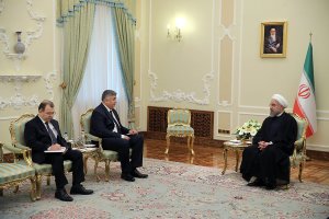 تقدیم استوارنامه سفیر ازبکستان