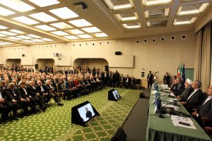 ایران امن ترین و با ثبات ترین کشور منطقه است/ اقتصاد ایران، اقتصادی بکر و نوظهور است/آماده ایم تا پذیرای سرمایه گذاران خارجی در ایران باشیم/در اقتصاد باید سیاست برد-برد را دنبال کنیم / توسعه و اشتغال راه اصلی مبارزه با تروریسم است