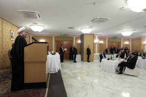 همه ما به ایرانی بودن خود افتخار می کنیم/ قدردانی از هدایتهای رهبری، ایستادگی مردم و تلاشهای تیم مذاکره کننده هسته ای/ قدرتها اعتراف دارند که حل مسائل منطقه بدون حضور ایران ممکن نیست