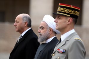 آغاز مراسم استقبال رسمی از دکتر روحانی در مجموعه اینولید پاریس