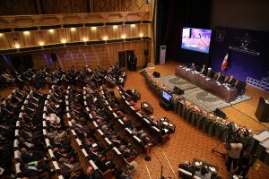 مسوولیت اصلی اقتصاد کشور باید بر عهده مردم و کارآفرینان باشد/ 2.5 میلیارد دلار فردی که محکوم به اعدام شده، کجا رفته و چه کسانی از او برای انجام چنین کاری حمایت کردند