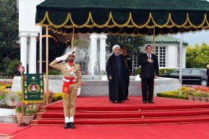 استقبال رسمی از رییس‌جمهوری در کاخ نخست وزیری پاکستان / آغاز مذاکرات خصوصی