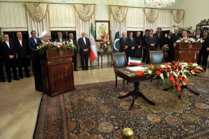 کنفرانس خبری  پس از امضای شش سند همکاری میان ایران و پاکستان