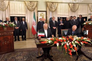  ایران و پاکستان شش سند همکاری امضا کردند