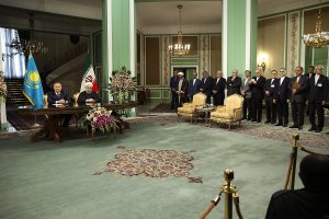 نشست خبری و امضای یادداشت تفاهم و موافقتنامه همکاری میان تهران و آستانه 