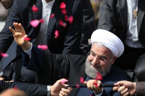 استقبال اهالی دیار کریمان از کاروان تدبیر و امید