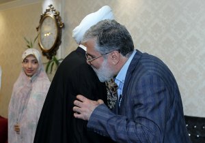 رییس جمهوری در دیدار امیر جانباز عباس طائفه