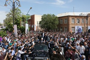 استقبال پرشور دیار اقوام و ادیان از کاروان تدبیر و امید