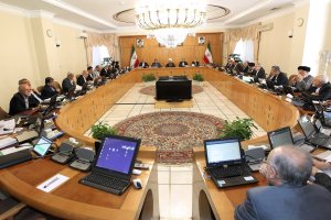 تصویب برنامه های کوتاه مدت، میان مدت و بلند مدت دولت برای حل معضل آلودگی هوای کلانشهرها