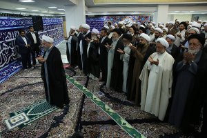 ضیافت افطاری با حضور جمعی از علما و روحانیون 