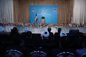 اصلی ترین سرمایه دولت  امید و اعتماد مردم است/نا امید کردن مردم و اختلاف افکنی، گناه و ظلمی بزرگ به ملت است/ هر گاه با هم بودیم، پیروز شدیم/ راندن افراد به بهانه های مختلف؛ ضربه به نظام، انقلاب و کشور است