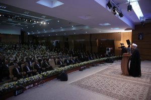 سرشت ملت ایران با فرهنگ ملی و معنویت رضوی عجین است /وظیفه دولت تلاش برای تحقق خواسته های عشایر و روستاییان است /طرح تحول سلامت را با قوت و تا نقطه مطلوب مردم ادامه می دهیم/ توسعه جاده های روستایی ادامه می یابد/ قدم بزرگ دولت زیر پوشش بردن ۹۵ درصد مردم کشور از خدمات گاز است