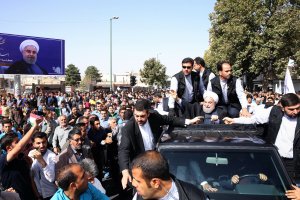  استقبال گرم و پرشور مردم قزوین از رییس‌ جمهوری