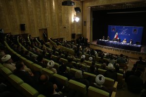 تعامل سازنده، تبدیل شدن به قدرت اقتصادی منطقه و رشد 8 درصدی از اهداف سند چشم انداز و فرمان رهبر انقلاب است/ اداره کشور به دعوا احتیاج ندارد؛ امام انقلاب کرد تا دروغ و تهمت از جامعه برچیده شود/ در مذاکرات نه خوش بین و بدبین مطلق؛ بلکه واقع بین بودیم