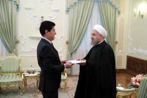 تقدیم استوارنامه سفیر اکوادور