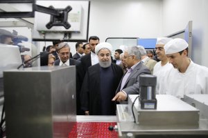 خط تولید جدید جامدات شرکت داروسازی رازک افتتاح شد/رونمایی از 60 قلم داروی جدید