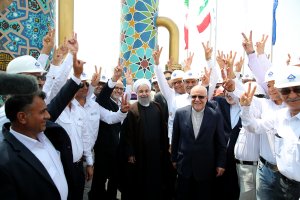 با حضور رییس جمهوربهره برداری از فازهای ١٧ و ١٨ میدان گازی پارس جنوبی در عسلویه آغاز شد
