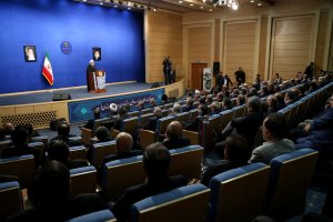 ضیافت افطار با وزرا، معاونان، استانداران و روسای سازمانهای دولتی