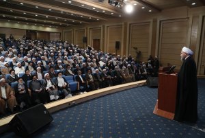 دکتر روحانی در ضیافت افطار با  علما و روحانیون