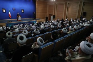 ضیافت افطار با علما و روحانیون