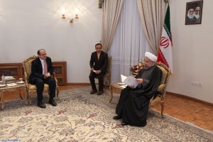 تقدیم استوارنامه سفیر قبرس