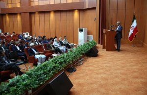 دکتر نهاوندیان در دیدار اعضای اتاق بازرگانی و فعالان اقتصادی استان سیستان و بلوچستان