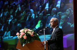 دکتر نهاوندیان درمراسم تکریم از بازنشستگان