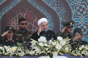 دکتر روحانی در مراسم رژه نیروهای مسلح به مناسبت آغاز هفته دفاع مقدس