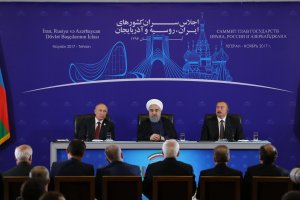 رییس جمهور در پایان نشست روسای جمهوری ایران ، روسیه و آذربایجان و در نشستی با خبرنگاران