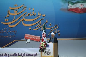 جوانان باید در فضای مجازی اسلام رحمانی و فرهنگ ایرانی را به جهان معرفی کنندارتباط با شبکه اطلاعات جهانی را حق شهروندان می‌دانیم