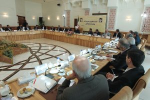 اشتغال زایی مبنای حرکت دولت در سال 93 / مصلحت همگان در توافق و بازی برد- برد است