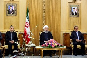 تقویت روابط با همسایگان از سیاست‌های اصولی دولت است / بررسی مسایل دو جانبه، منطقه‌ای و بین‌المللی محور اصلی گفت‌وگوها / سند همکاری ایران و جمهوری آذربایجان در دریای خزر در حوزه نفت و گاز امضاء می‌شود 
