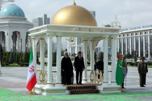 مراسم استقبال رسمی از دکتر روحانی در کاخ ریاست جمهوری ترکمنستان