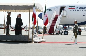 استقبال رسمی دکتر  روحانی در بدو ورود به فرودگاه مهرآباد تهران