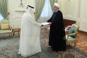 تقدیم استوارنامه سفیر قطر