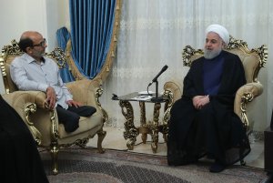 دیدار صمیمی دکتر روحانی با خانواده جانباز 70 درصد دوران دفاع مقدس