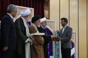 تجلیل دکتر روحانی از برگزیدگان بیست و هفتمین اجلاس سراسری نماز