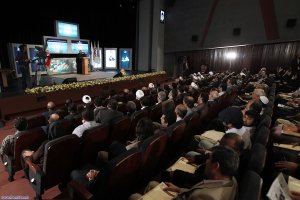  گرفتاری امروز جهان اسلام بخاطر جدایی از فرهنگ قرآن است