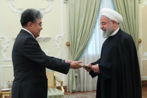 تقدیم استوارنامه سفیر قزاقستان