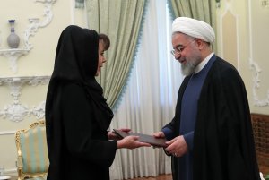 تقدیم استوارنامه سفیر بولیوی